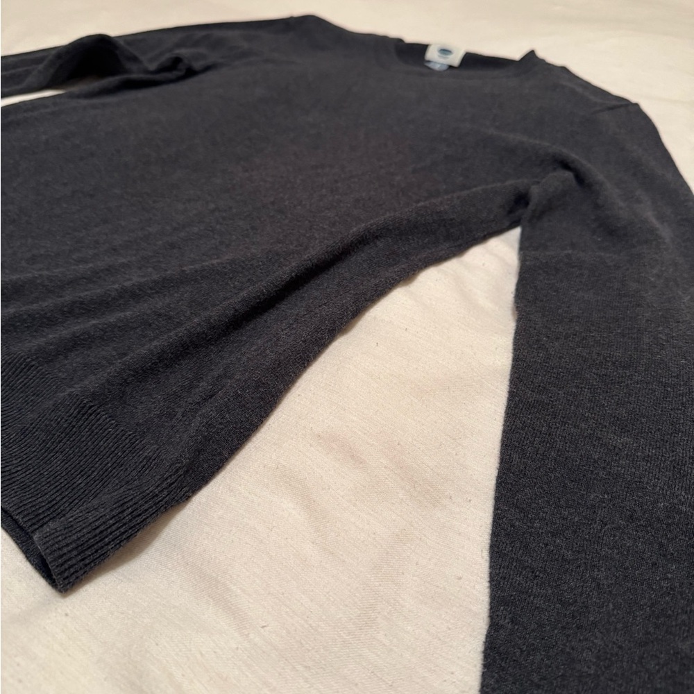 Old Navy Men's Dark Gray Crewneck Sweater